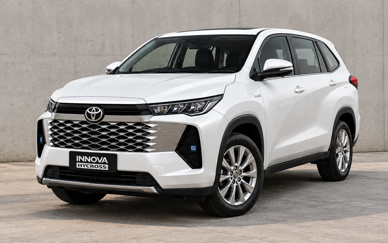 Toyota Innova Cross facelift chốt lịch ra mắt: Thiết kế lấy cảm hứng từ Hilux, có thể thêm bản hybrid giá rẻ