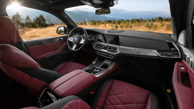Nột thất vẫn là vật liệu, trang bị và những tính năng cao cấp quen thuộc. Ảnh: BMW