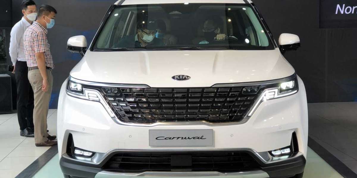 KIA Carnival tăng giá 2 phiên bản cao nhất trong tháng 5