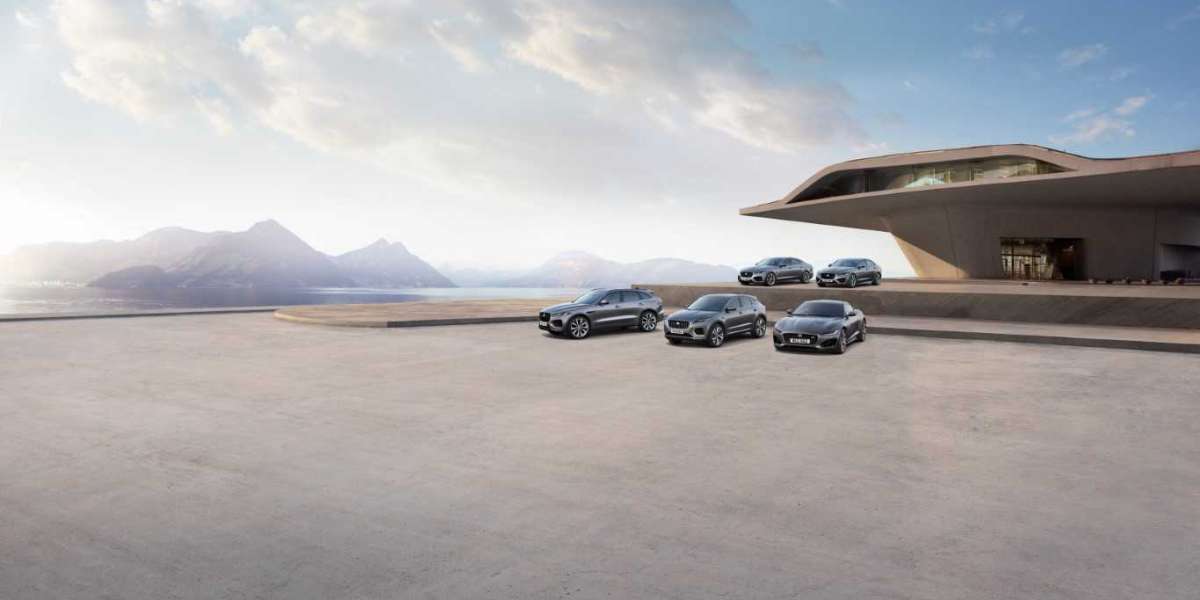 Jaguar Land Rover Không ngừng khám phá cùng Leica Việt Nam