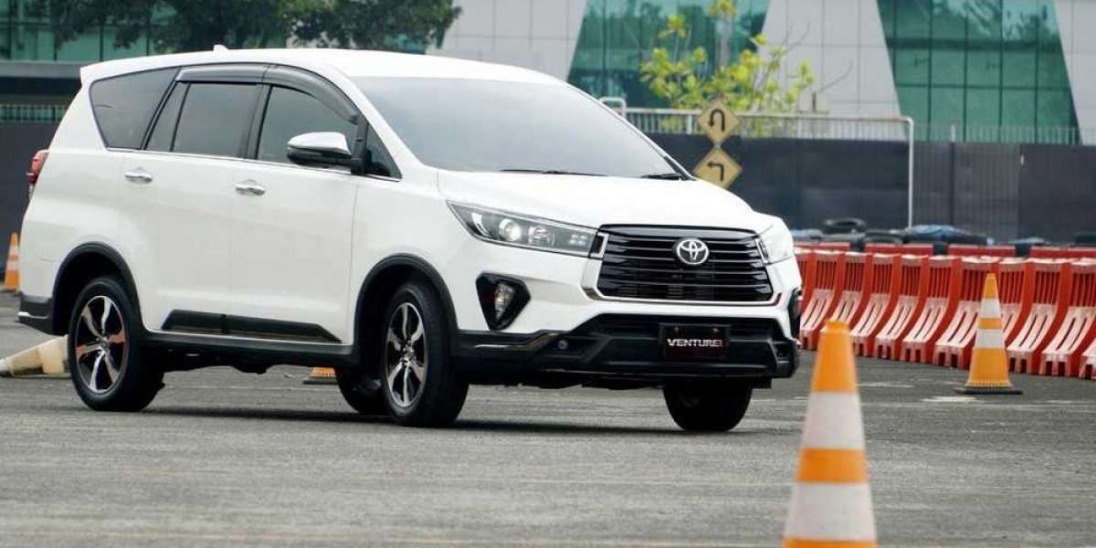 Tháng 10 năm nay, Toyota Innova Hybrid sẽ ra mắt tại Indonesia