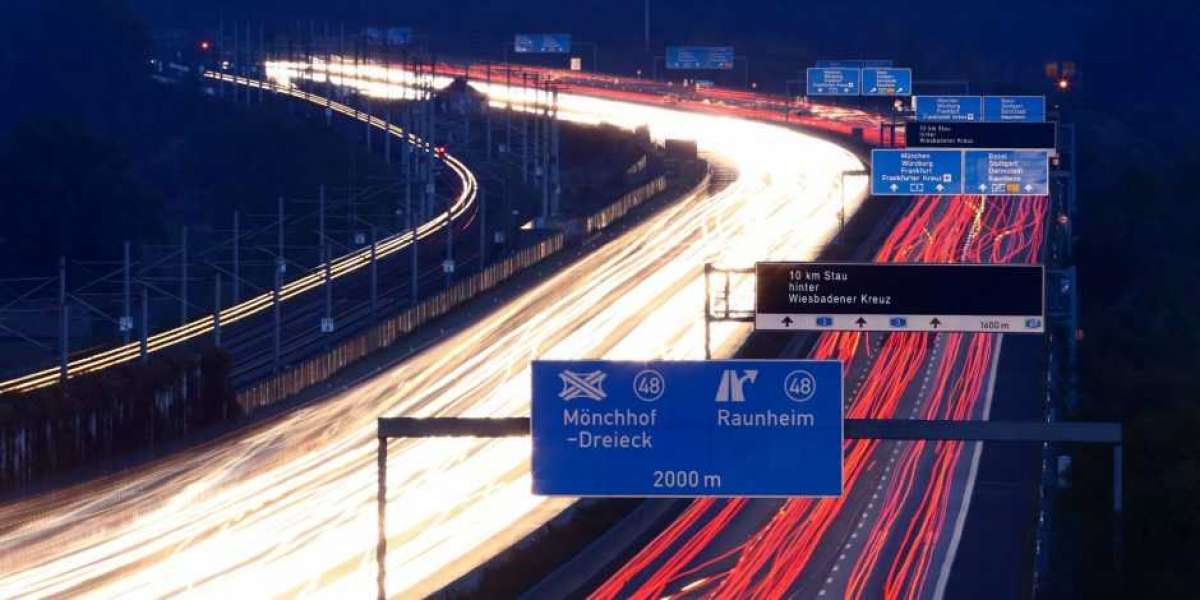 Đức: Thánh địa tốc độ Autobahn có thể biến mất vì quy định khí thải