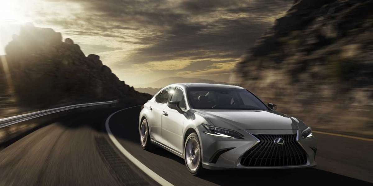 Lexus giới thiệu phiên bản nâng cấp của bộ đôi ES và GX tại Việt Nam