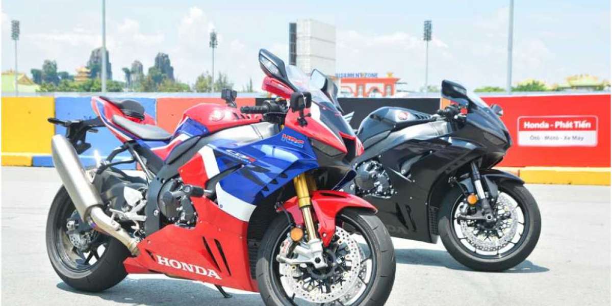 Honda CBR1000RR-R tại Việt Nam gặp sự cố rò rỉ dầu động cơ