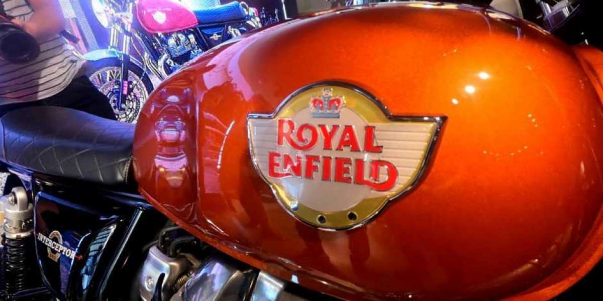 Royal Enfield ra mắt “cặp song sinh” 650 twins và đại lý đầu tiên tại Hà Nội