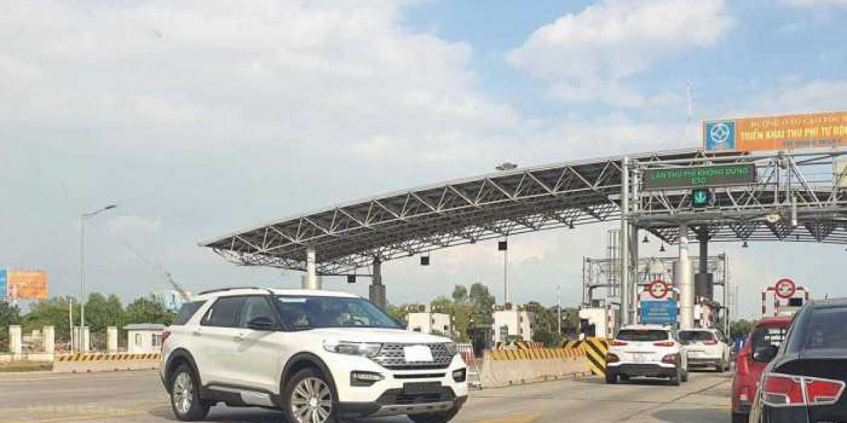 Ford Explorer 2022 chạy thử tại Việt Nam