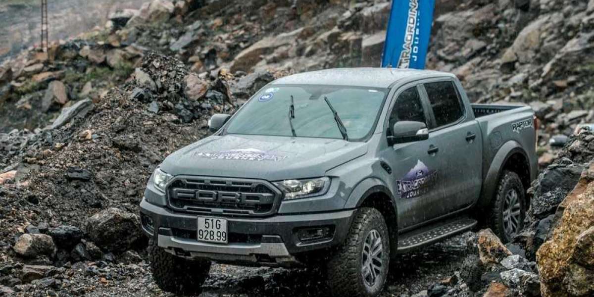 Ford Ranger Raptor kèm lạc 50 triệu đồng tại đại lý