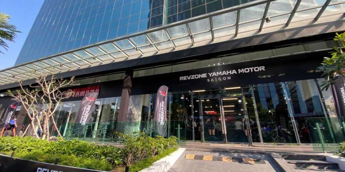 Ghé thăm Revzone Yamaha Motor – showroom motor chính hãng đầu tiên của Yamaha Việt Nam