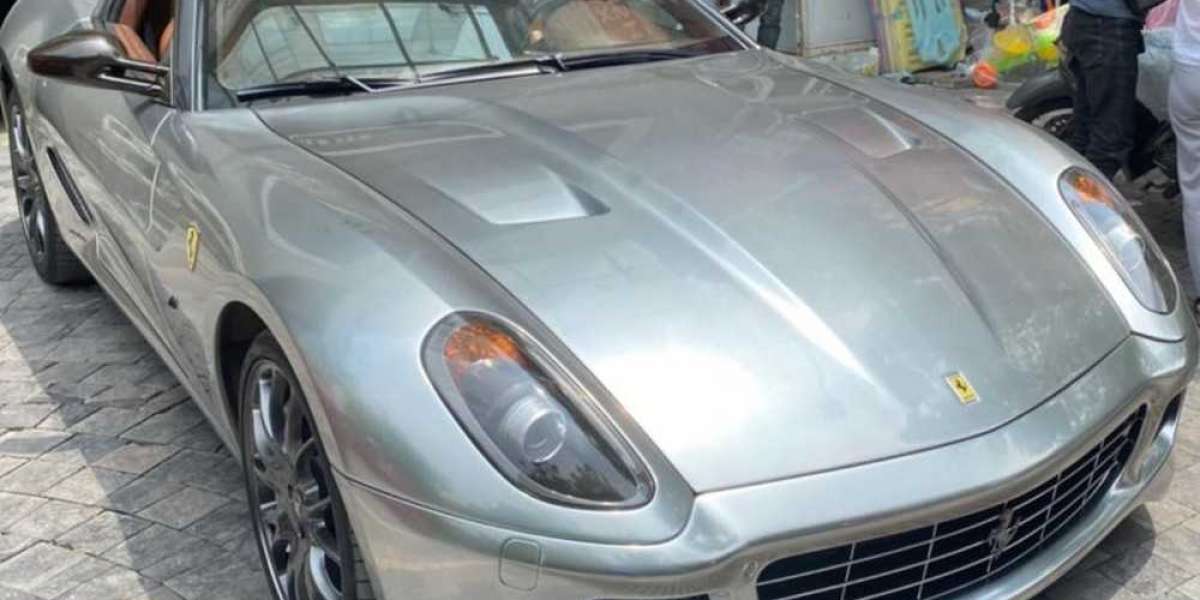 Siêu xe Ferrari 599 GTB lộ diện trên đường phố Hải Phòng