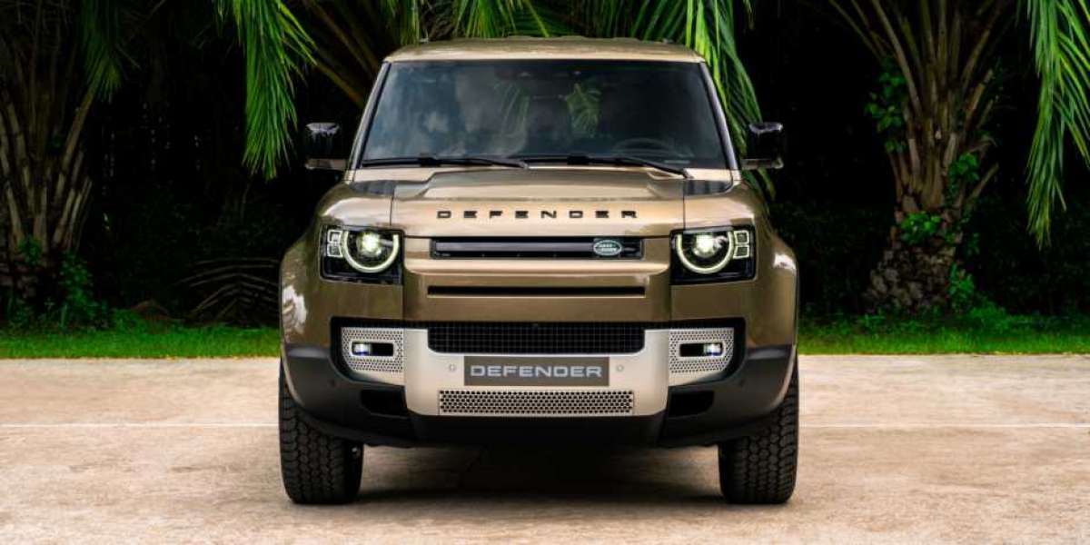 SUV hạng sang Land Rover Defender 90 mới ra mắt thị trường Việt