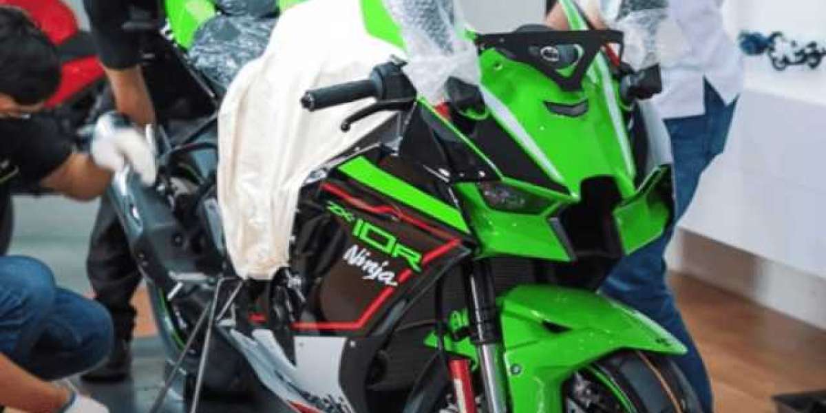 Kawasaki ZX-10R 2021 xuất hiện tại Việt Nam, giá bán vẫn là ẩn số