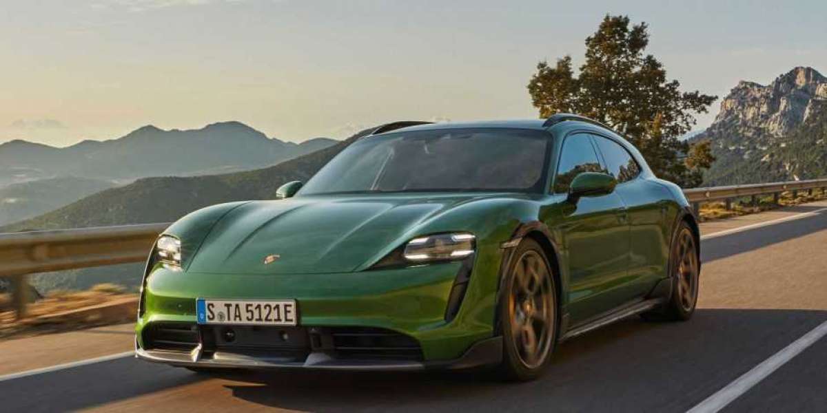 Vận tốc tối đa của Porsche Taycan Cross Turismo vượt con số hãng công bố