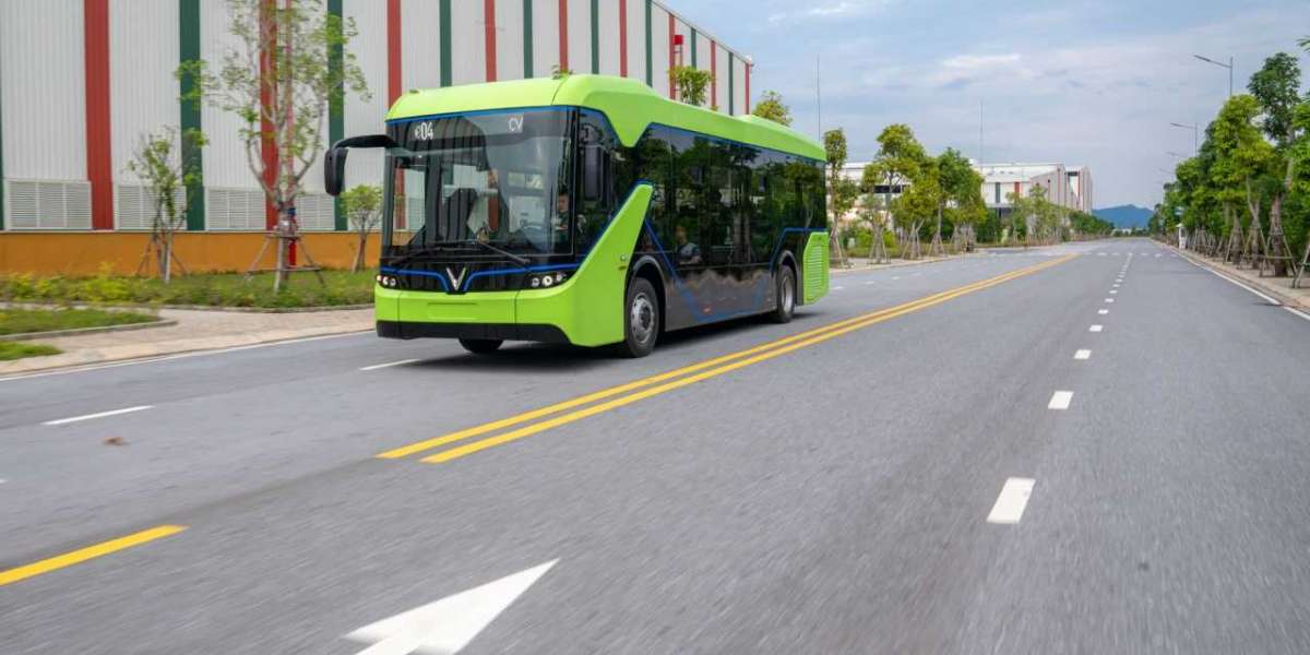 Hé lộ clip chạy thử nghiệm xe buýt điện VinFast