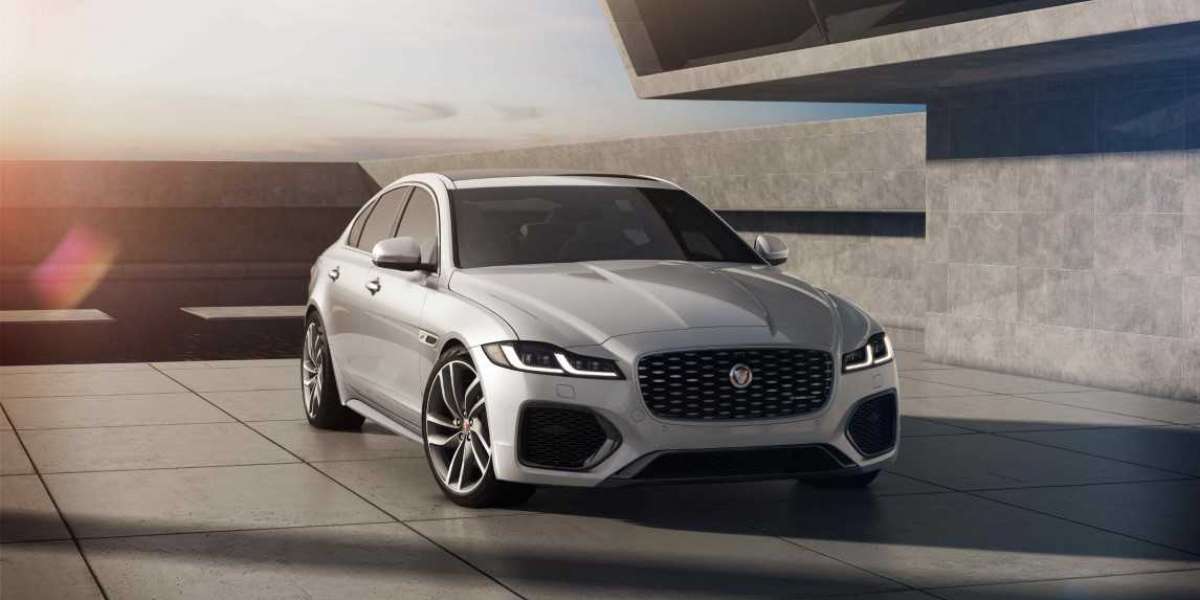 Jaguar XF R-Dynamic Black mới: Nâng cao thiết kế và khả năng kết nối