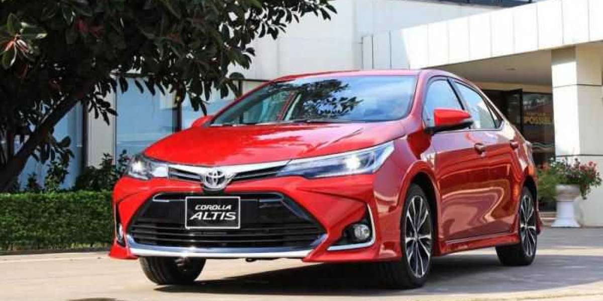 Giá Toyota Corolla Altis tại đại lý giảm mạnh