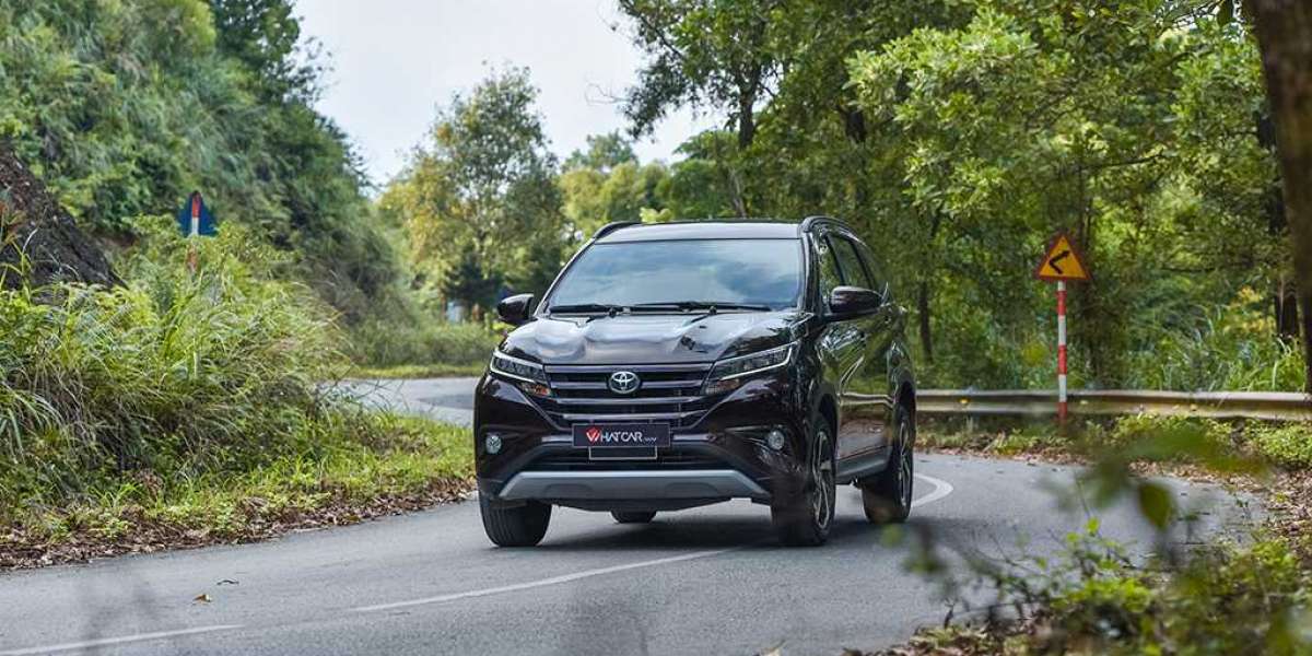 Đánh giá Toyota Rush: Đặt đâu cũng “sống” được