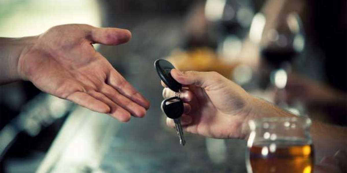 Khi dịch vụ lái xe cho người say rượu trở nên “đắt hàng”