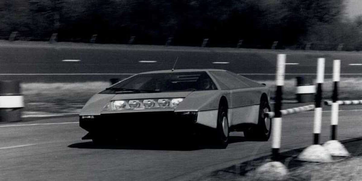 Aston Martin: Hành trình phát triển những chiếc siêu xe với động cơ đặt giữa