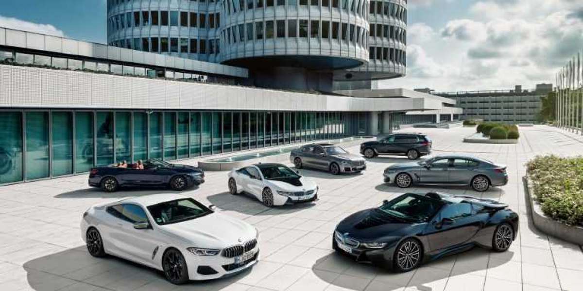 Vượt mặt BMW, Mercedes giữ vững danh hiệu “vua doanh số” xe sang toàn cầu năm thứ 9 liên tiếp
