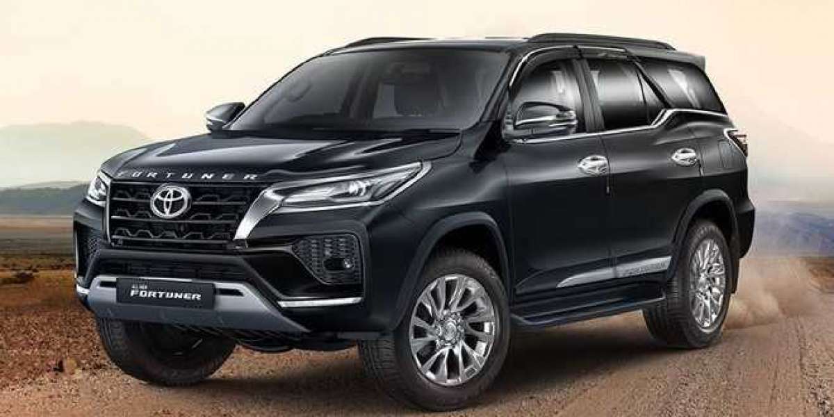 Toyota Fortuner 2022 sẽ có cửa sổ trời