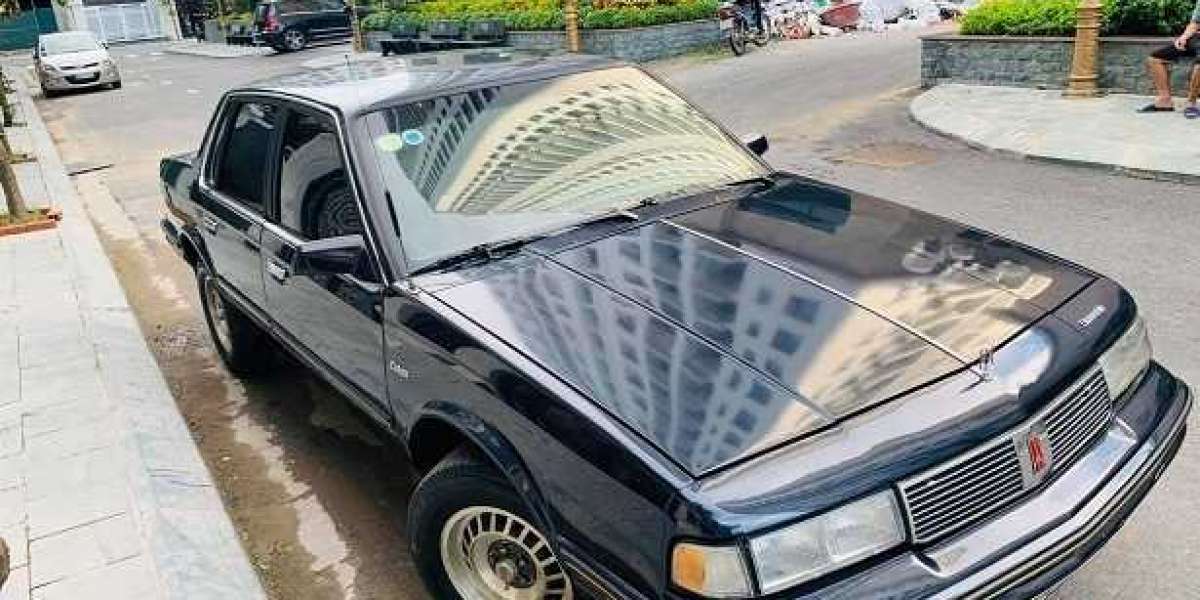 “Xế độc” Oldsmobile Cutlass Ciera 32 năm tuổi giá hơn 400 triệu tại Hà Nội
