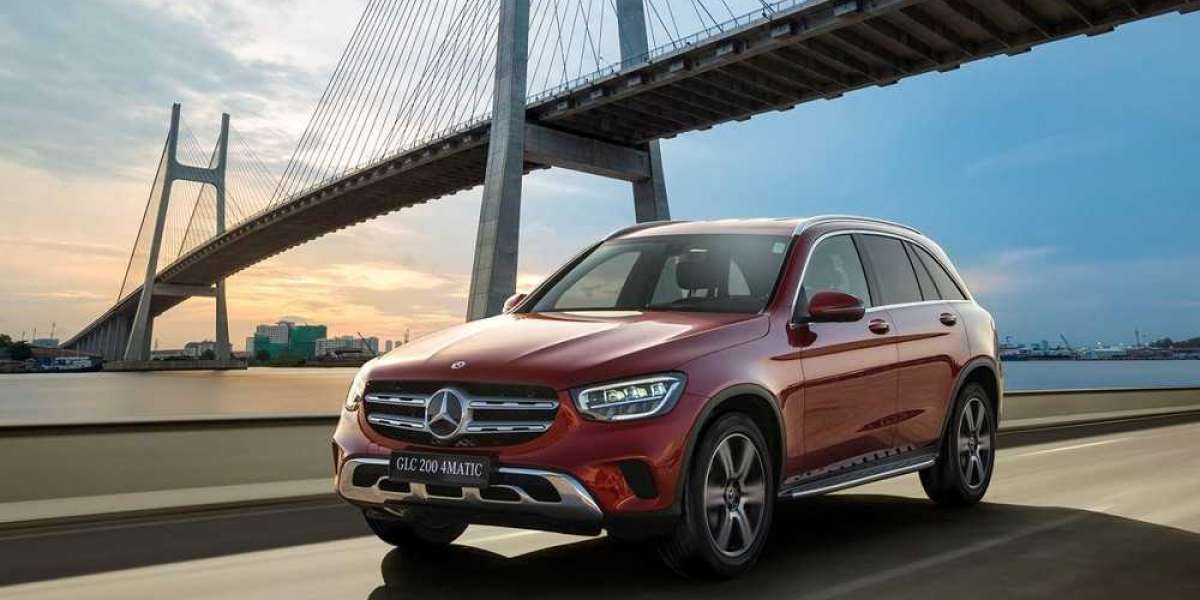 Mua “online” Mercedes GLC và E-Class, khách được ưu đãi gần 30 triệu đồng