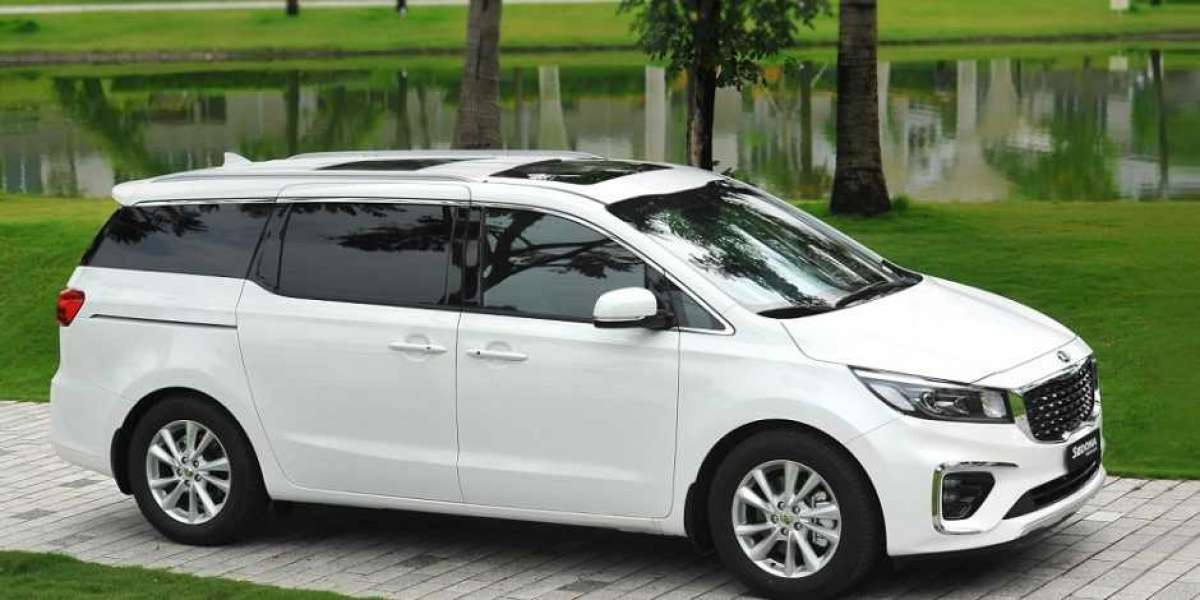 Kia Sedona 2018 có giá từ 1,129 tỷ đồng tại Việt Nam