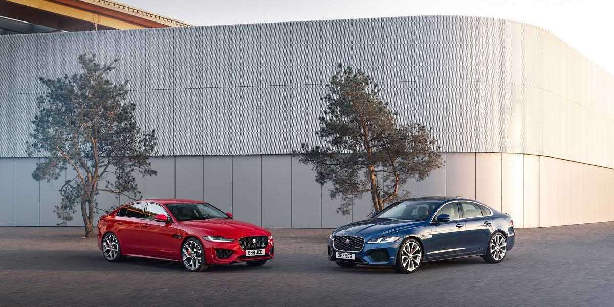 Jaguar XE mới được nâng cấp công nghệ kết nối và bổ sung thêm động cơ lai điện