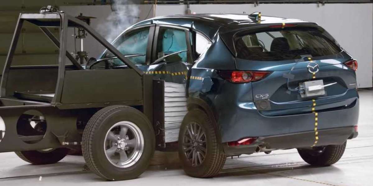 IIHS: 19/20 xe SUV cỡ nhỏ không an toàn khi bị đâm va bên hông