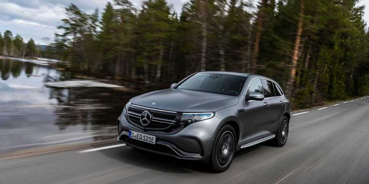 Mercedes-Benz hoãn lịch ra mắt SUV EQC tại Mỹ