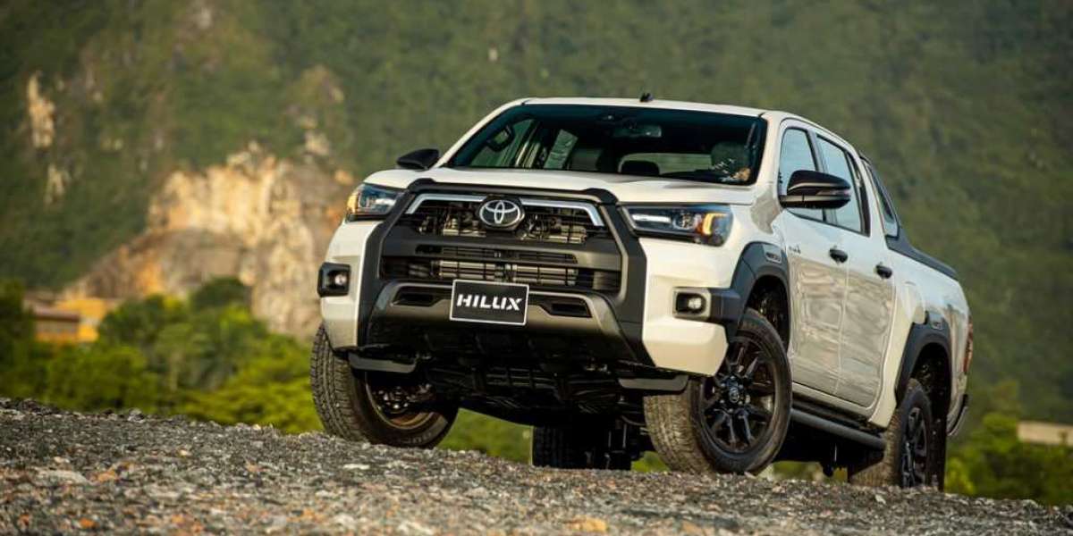Toyota Hilux 2020 ra mắt tại Việt Nam: 4 phiên bản, giá từ 628 -921 triệu đồng
