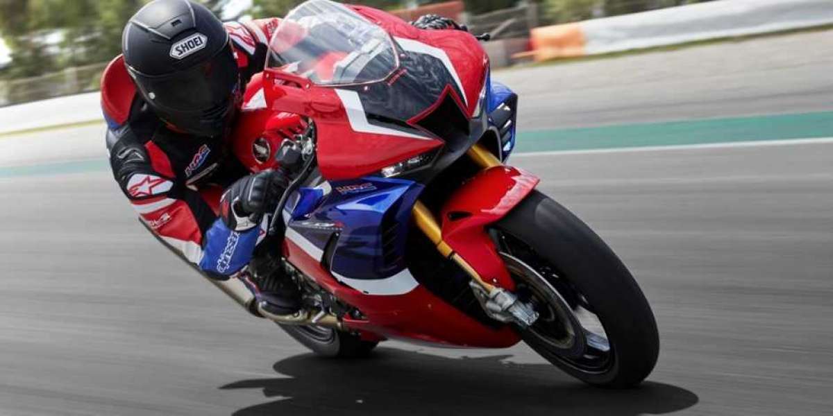 Cận cảnh bộ đôi Honda CBR1000RR-R Fireblade và CBR1000RR-R Fireblade SP 2020 tại Việt Nam