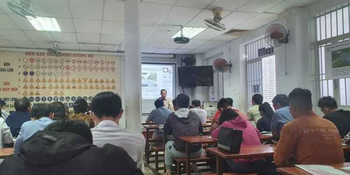 Bộ Công an đề xuất: Người học lái xe được tự học lý thuyết