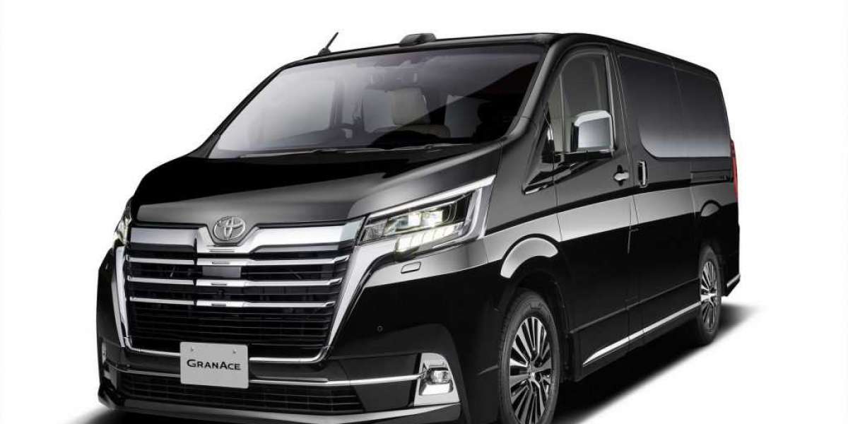 Toyota “nhá hàng” mẫu MPV cao cấp GranAce trước thềm ra mắt