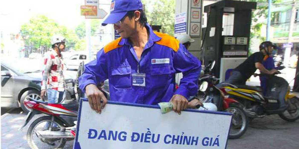 Giá xăng giảm lần thứ tư liên tiếp