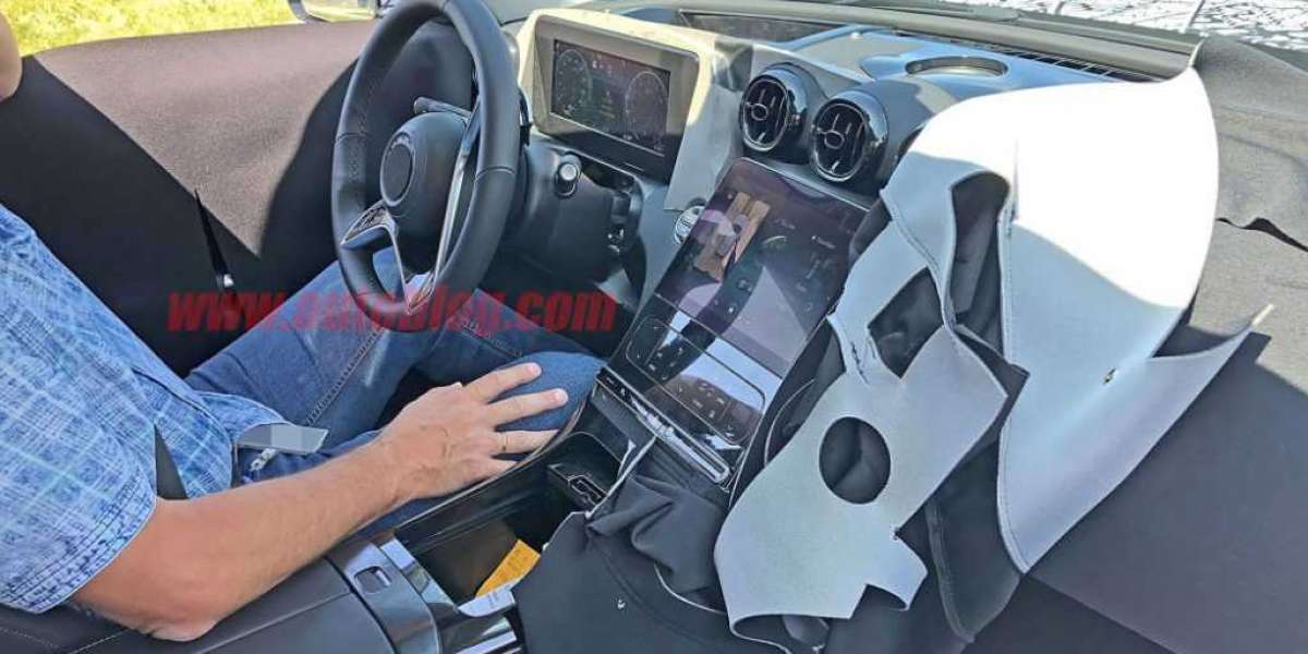 Lộ ảnh nội thất Mercedes-Benz C-Class 2020: Màn hình cảm ứng mới theo phong cách S-Class