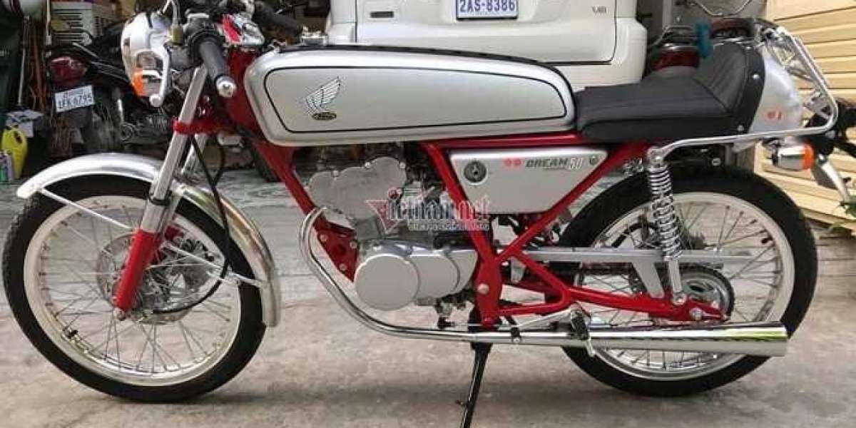 Honda Dream 50 đời 1997 giá trăm triệu ở Sài Gòn