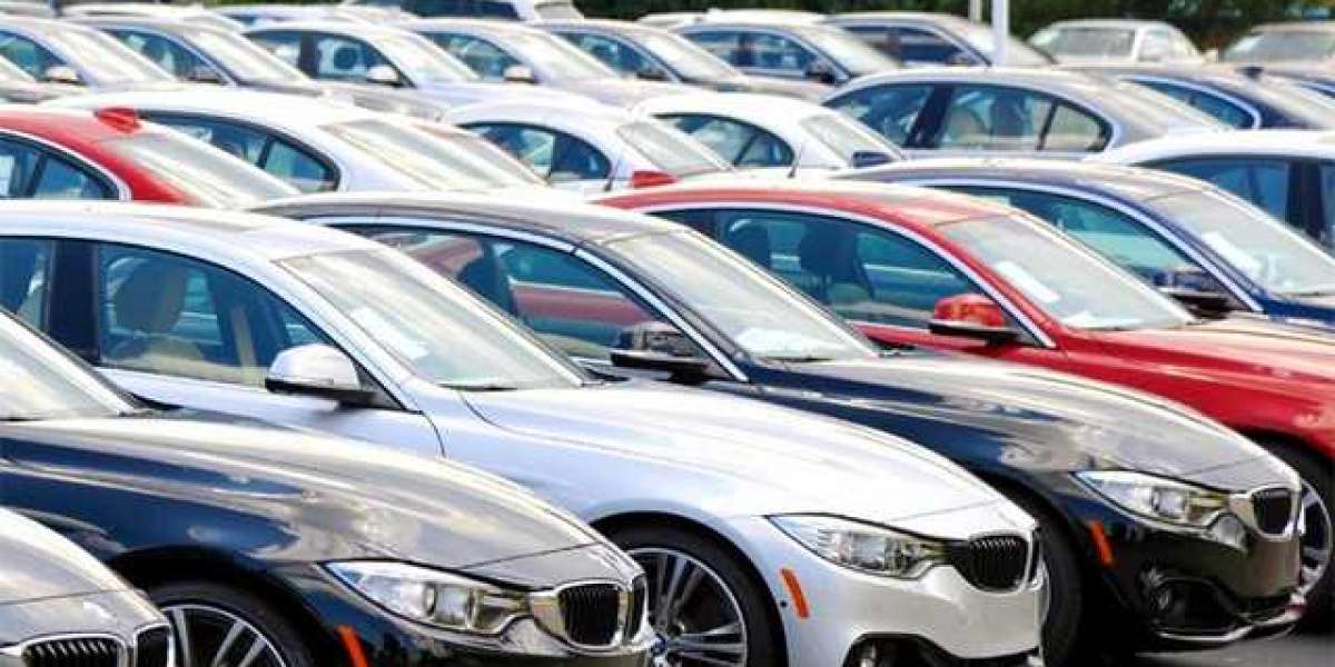 Mười năm liên tục giảm thuế, chờ thời chơi xe BMW, Mec giá rẻ
