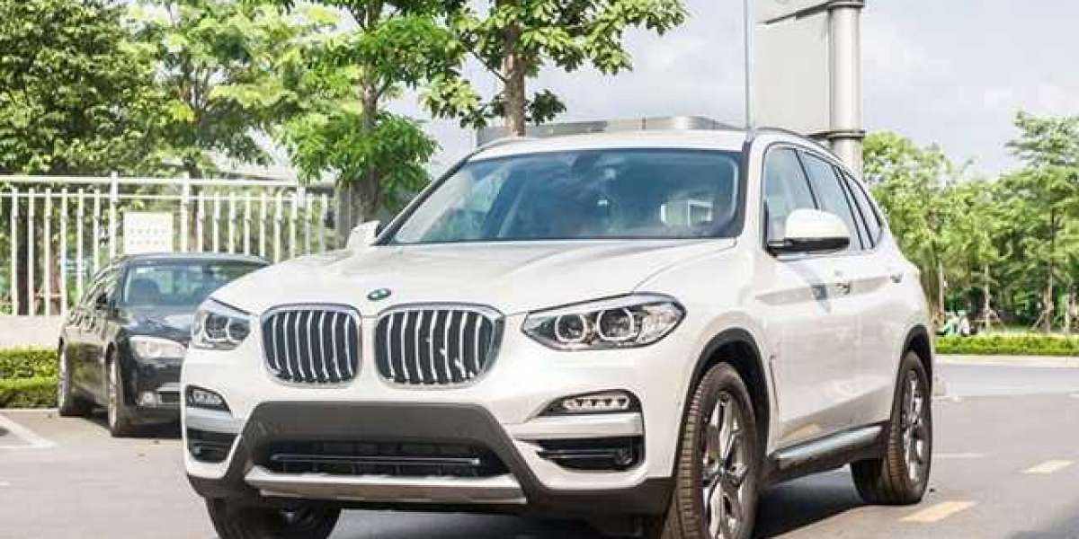 Ô tô nhập giảm giá hàng trăm triệu đồng, xe ‘nội’ cắt khuyến mại, tăng giá