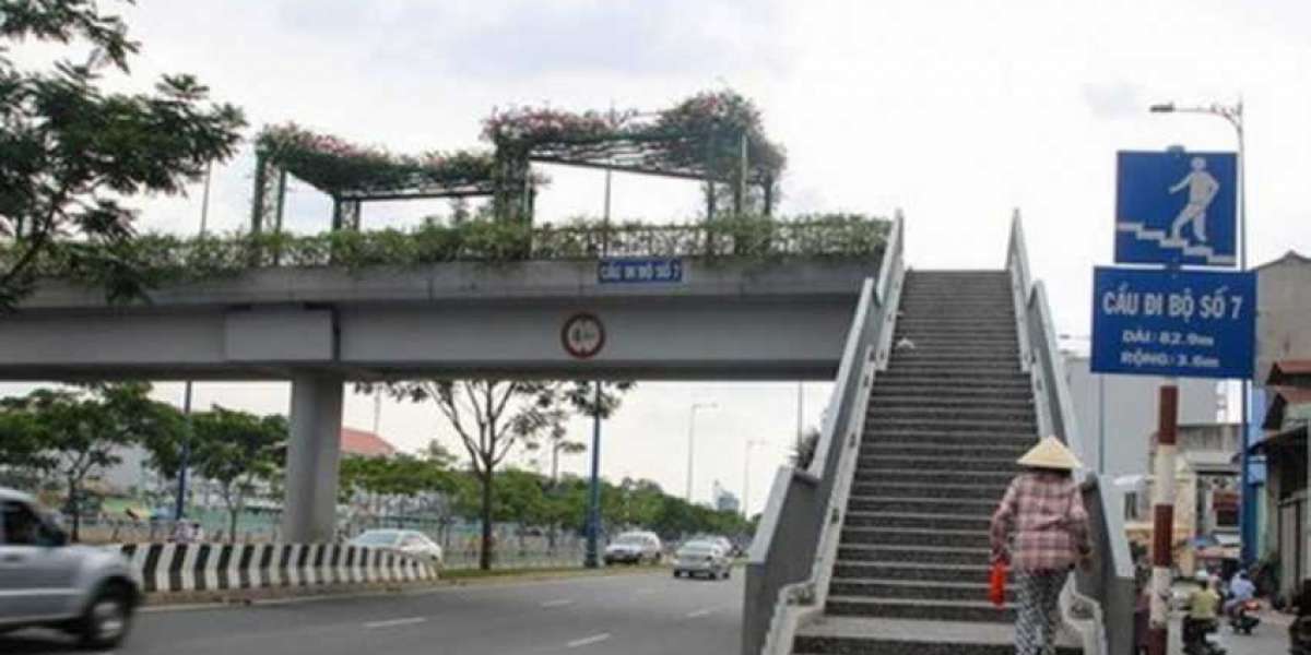 Hà Nội sắp có thêm 6 cầu vượt cho người đi bộ sang đường