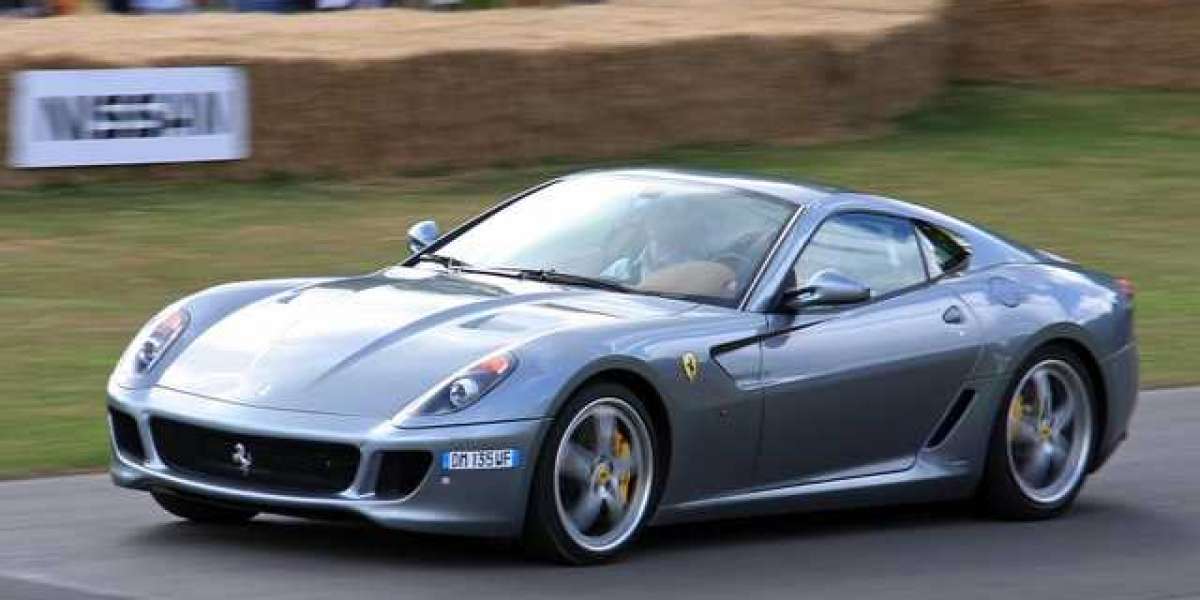 Thêm siêu xe Ferrari bị bỏ quên tại cảng Đình Vũ