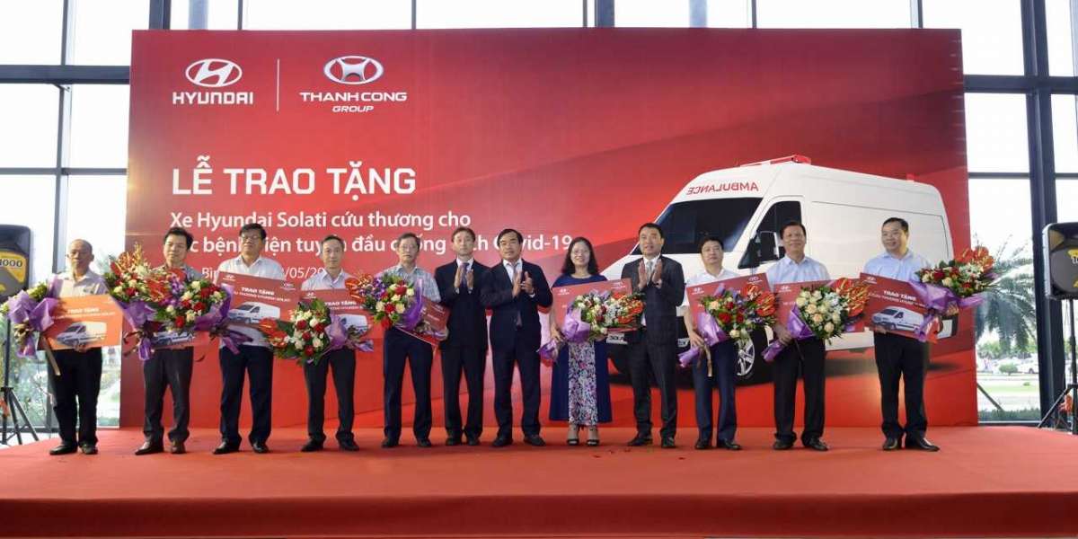 Tập đoàn Thành Công và Hyundai Motor trao tặng 10 xe Solati cứu thương cho các cơ sở y tế tuyến đầu