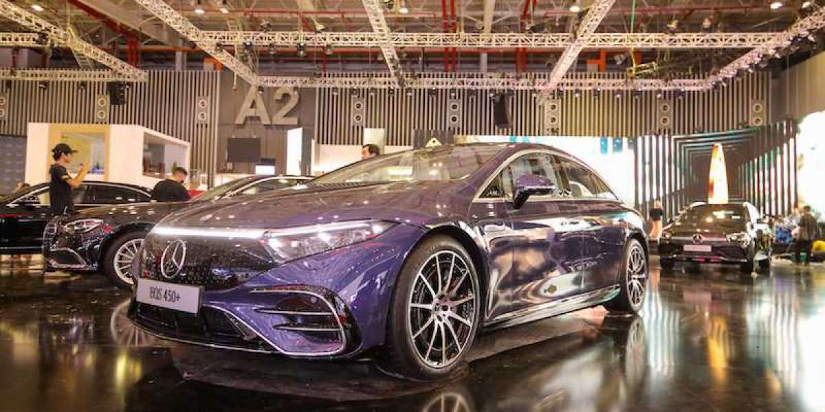 [VMS 2022] Diện kiến xe điện Mercedes EQS 580 tại triển lãm