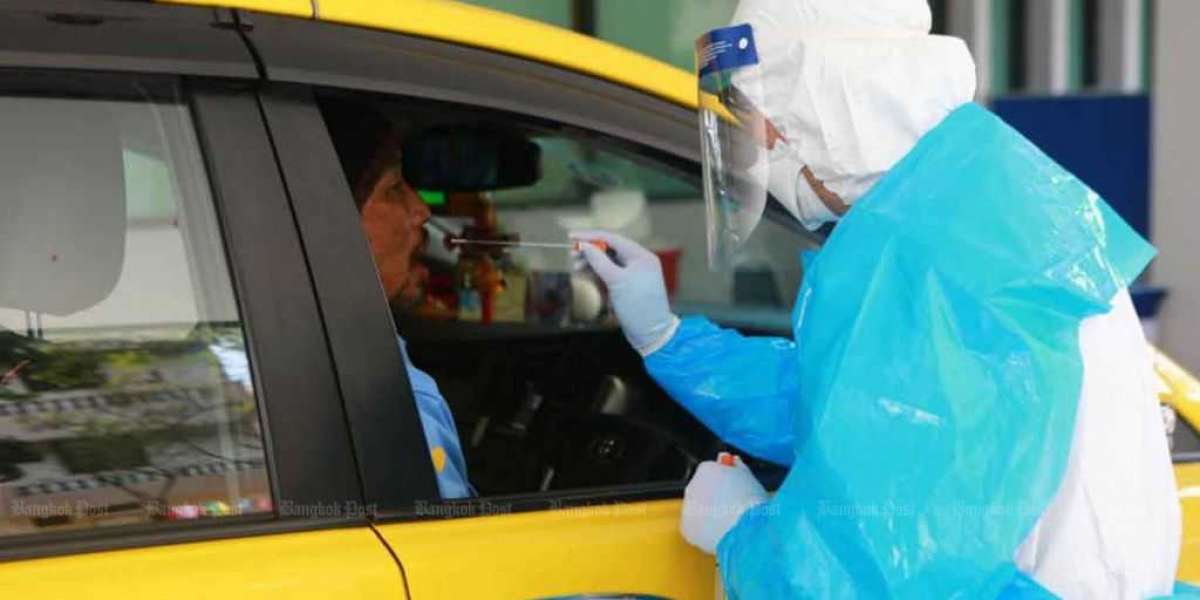 Thái Lan xuất hiện dịch vụ xét nghiệm COVID-19 ngay trên xe ô tô