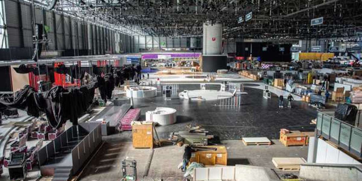 Khung cảnh tan hoang của Geneva Motor Show 2020: Tất cả đắp chiếu chờ tháo dỡ