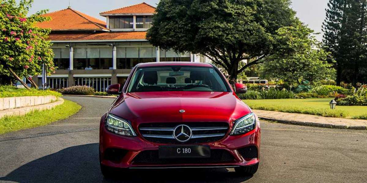 Cận cảnh loạt xe sang giá bình dân vừa được Mercedes ra mắt tại Việt Nam