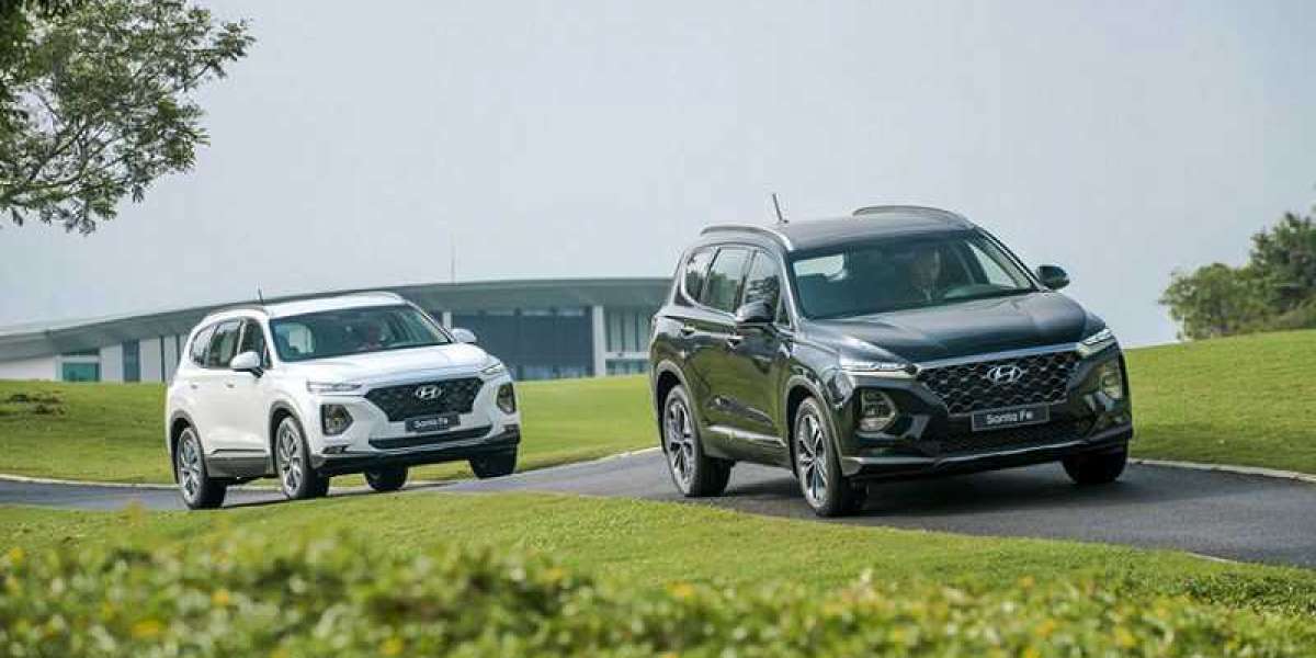 Giá Hyundai Santa Fe giảm 30 triệu đồng