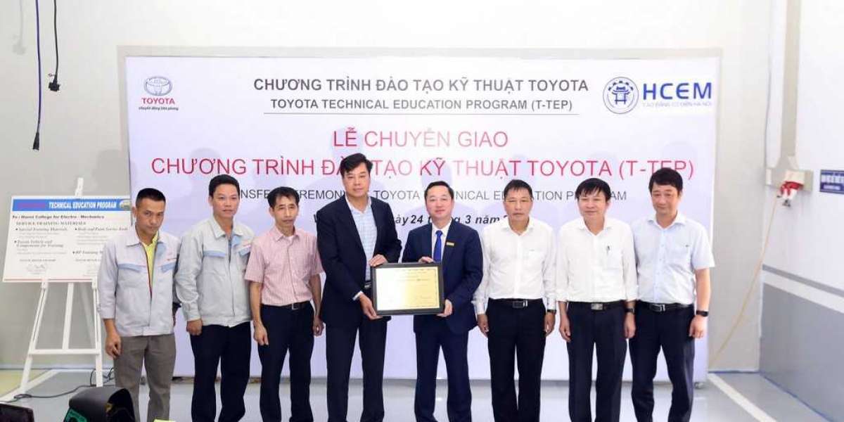 Toyota Việt Nam tiếp tục mở rộng Chương trình Đào tạo Kỹ thuật Toyota
