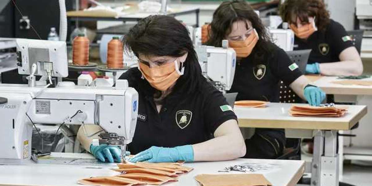 Lamborghini sản xuất khẩu trang phòng dịch Covid-19