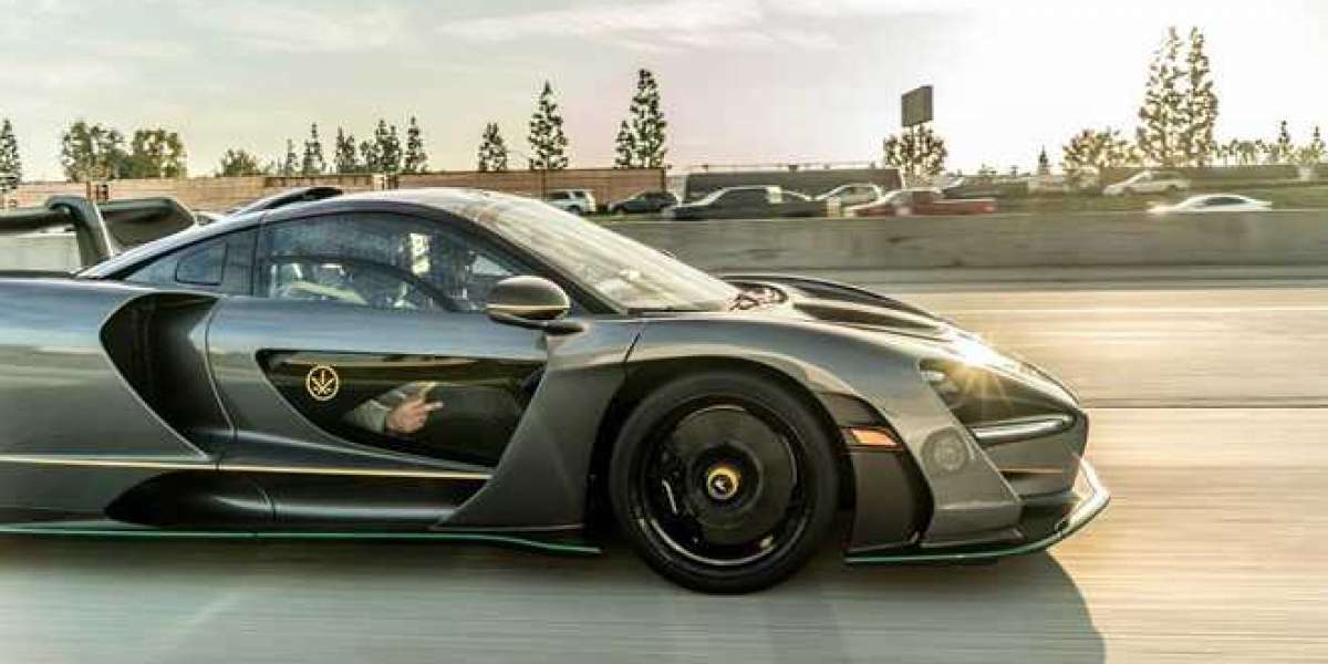 Siêu xe triệu USD McLaren Senna bốc cháy trên đường đua